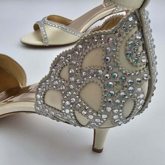 Badgley Mischka Gillian Ankle Strap Evening Shoes, Ivory, Women's Size 8 - Picture 6 of 15